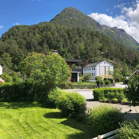 - Luxury * Andalsnes