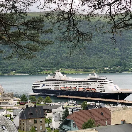 - Luxury * Andalsnes