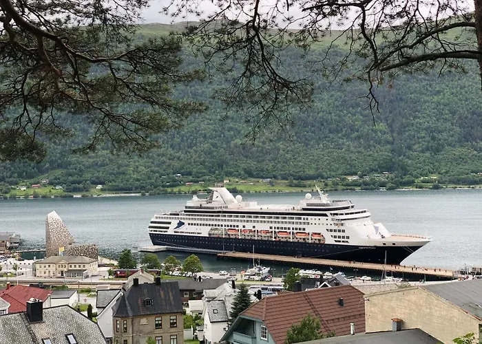 - Luxury * Åndalsnes